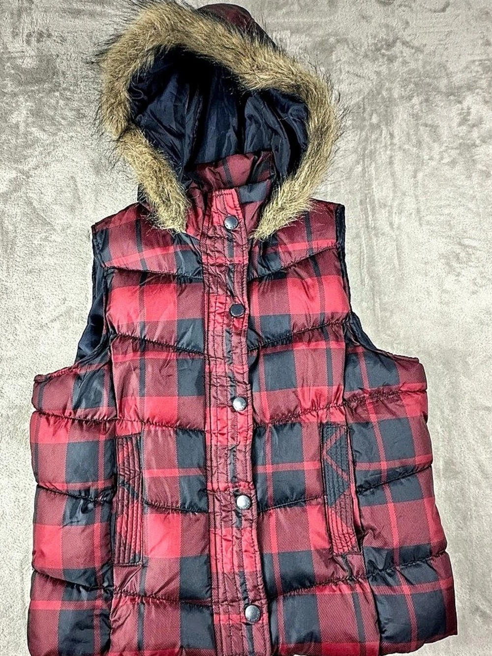 Y2K Arizona Plaid Hooded Puffer Vest Red Black